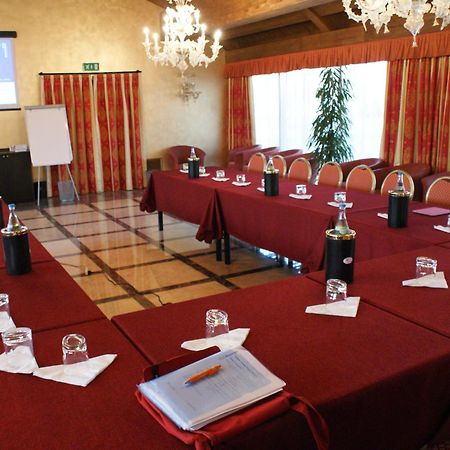 Hotel Calissano อัลบา ภายนอก รูปภาพ