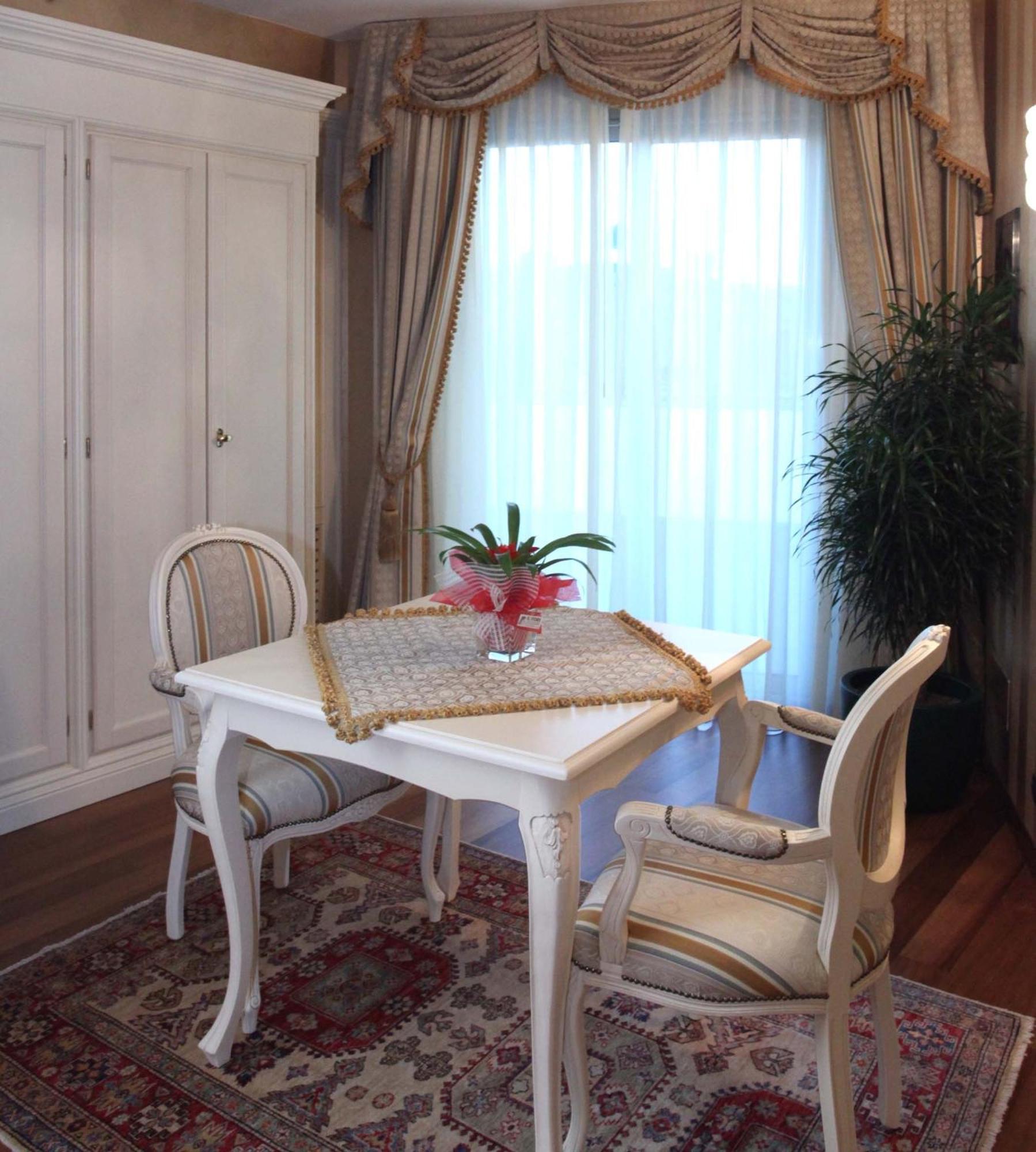 Hotel Calissano อัลบา ภายนอก รูปภาพ