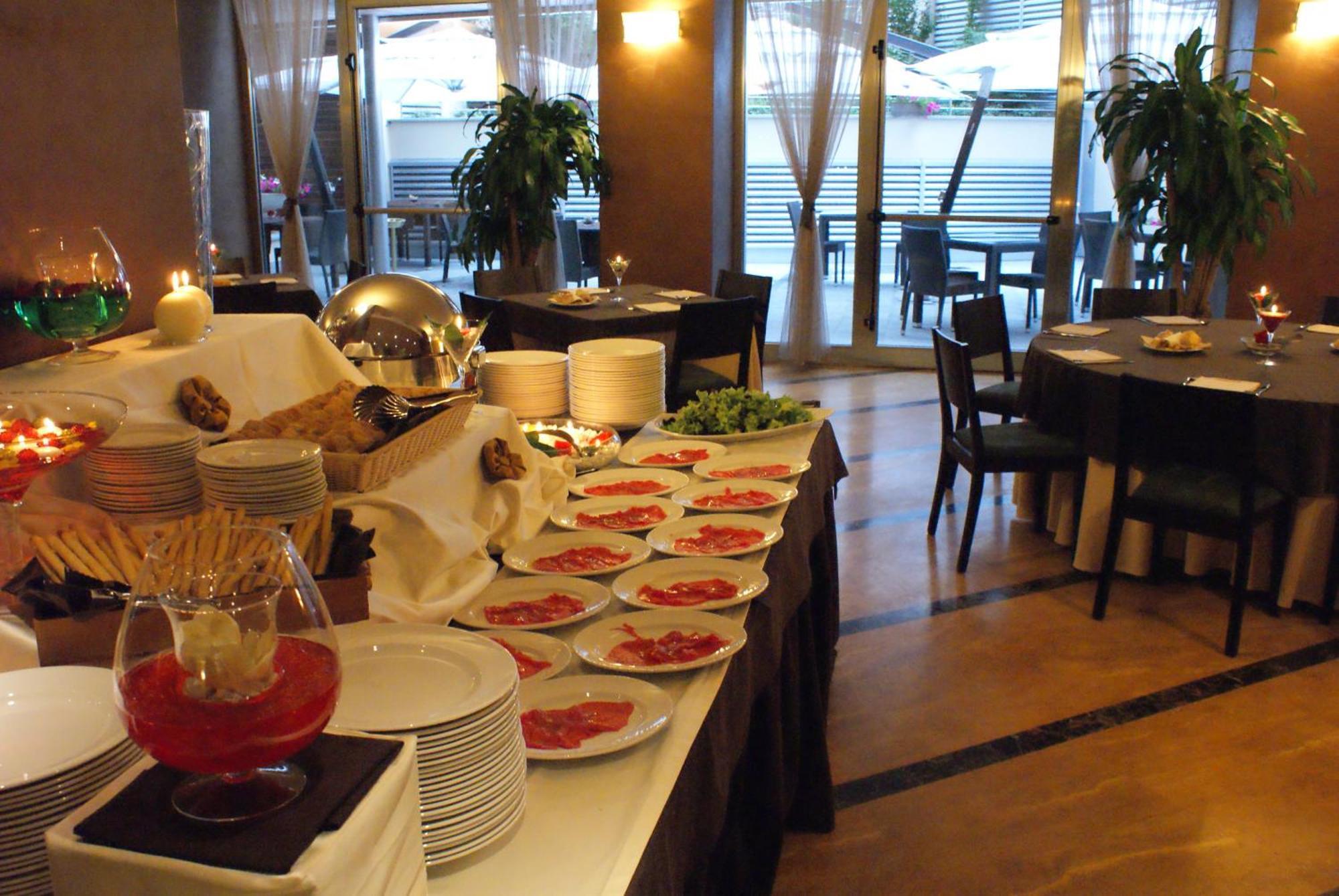 Hotel Calissano อัลบา ภายนอก รูปภาพ