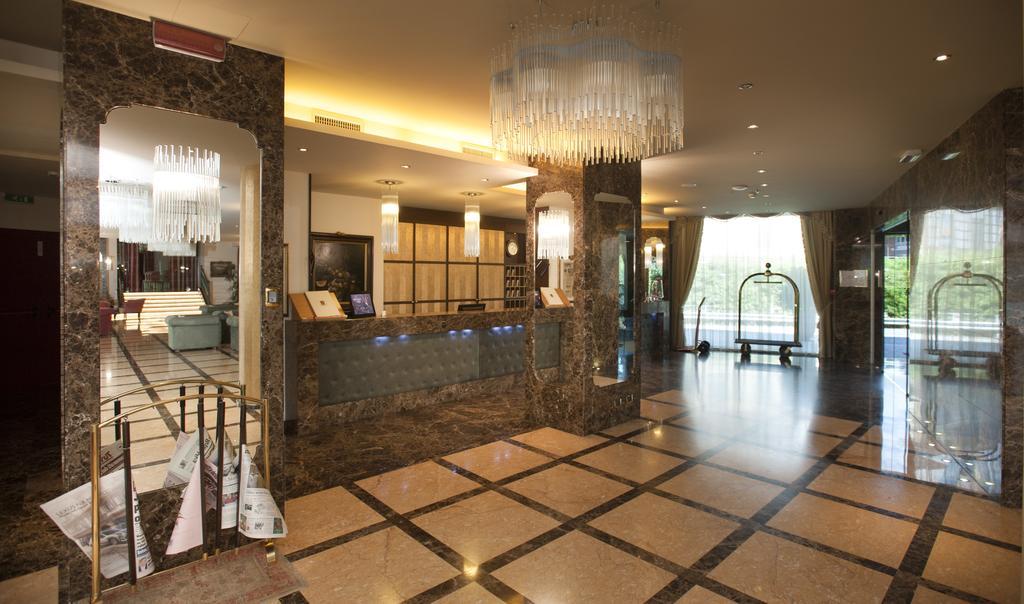Hotel Calissano อัลบา ภายนอก รูปภาพ