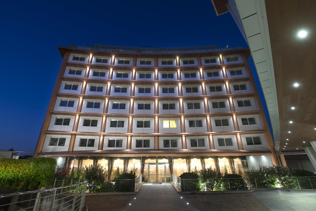Hotel Calissano อัลบา ภายนอก รูปภาพ