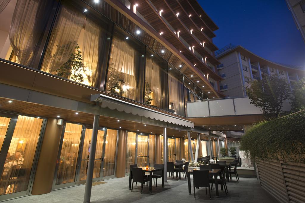Hotel Calissano อัลบา ภายนอก รูปภาพ