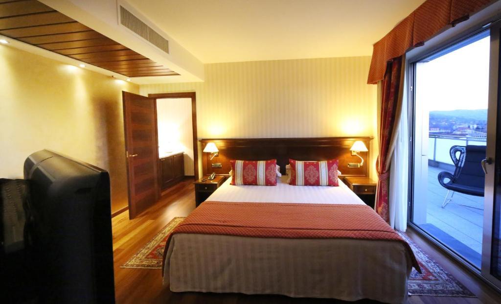 Hotel Calissano อัลบา ห้อง รูปภาพ