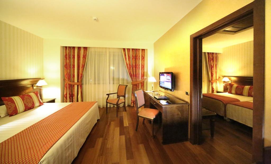 Hotel Calissano อัลบา ห้อง รูปภาพ